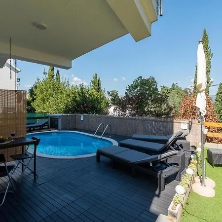 Family-friendly With Swimming Pool Mastrinka, Ciovo - 23984 * Τρογκίρ