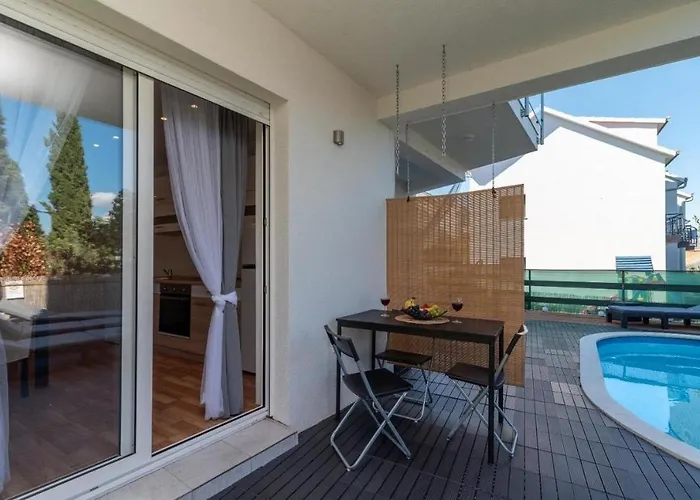 Family-friendly With Swimming Pool Mastrinka, Ciovo - 23984 Apartamento