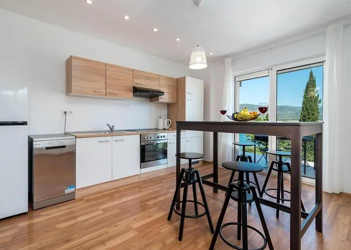 Apartamento Family-friendly With Swimming Pool Mastrinka, Ciovo - 23984 Trogir