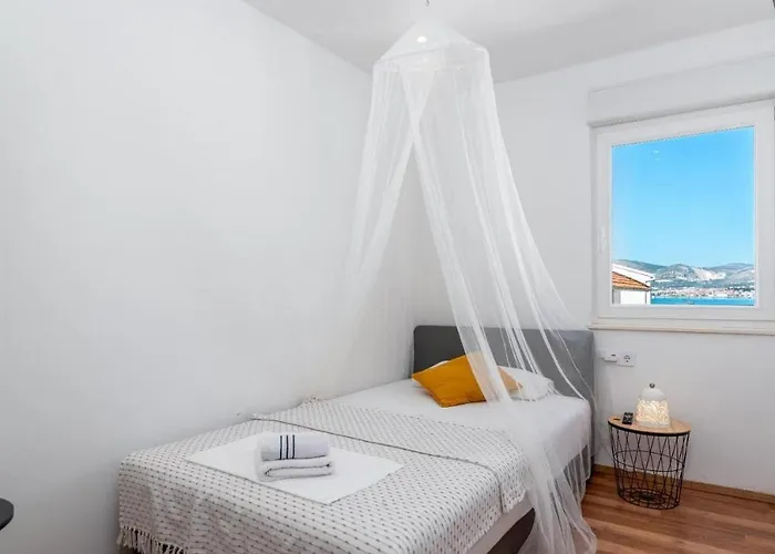 Family-friendly With Swimming Pool Mastrinka, Ciovo - 23984 Apartamento *