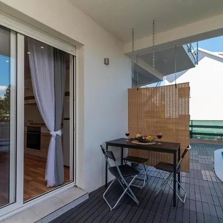 Family-friendly With Swimming Pool Mastrinka, Ciovo - 23984 Apartment