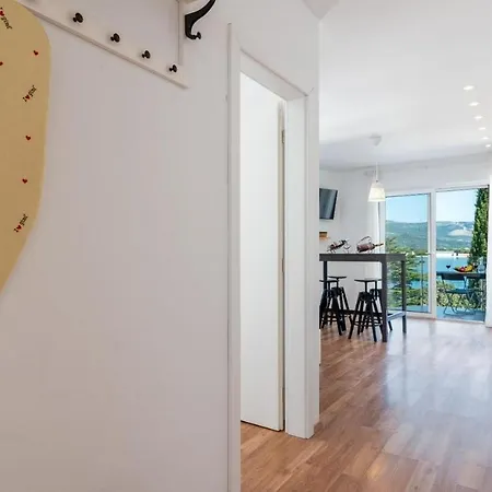 Apartment Family-friendly With Swimming Pool Mastrinka, Ciovo - 23984 *