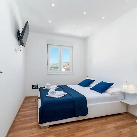 Family-friendly With Swimming Pool Mastrinka, Ciovo - 23984 Lejlighed