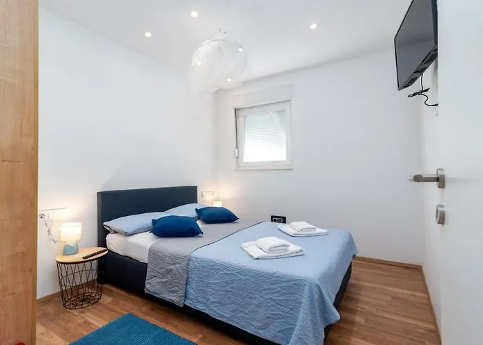 Family-friendly With Swimming Pool Mastrinka, Ciovo - 23984 Appartement *