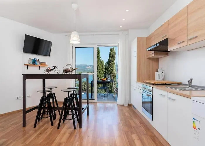 Appartement Family-friendly With Swimming Pool Mastrinka, Ciovo - 23984 Trogir